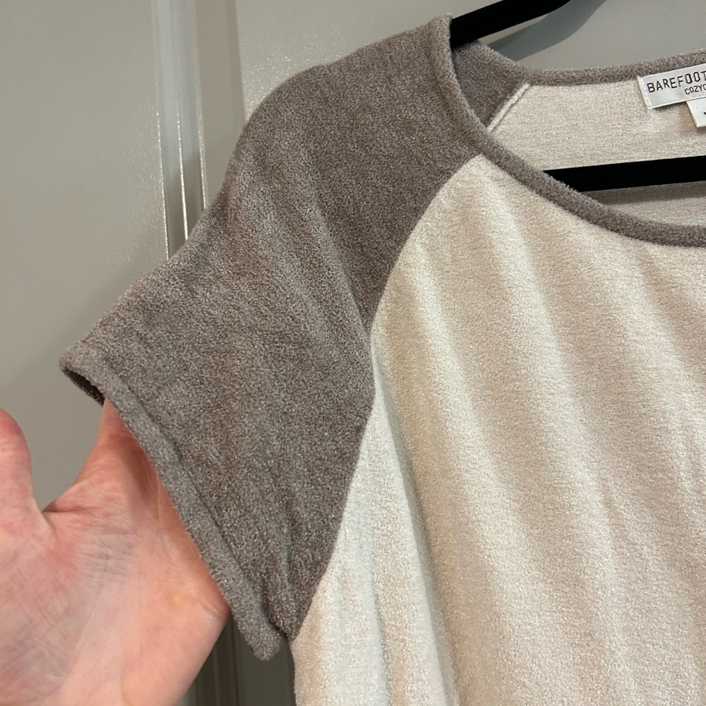 Barefoot Dreams Cream & Taupe Raglan Short Sleeve Top - Picture 3 of 5